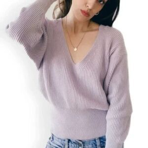 Free People Lavender V-Neck Sweater Excellent Pre-Owned Condition
